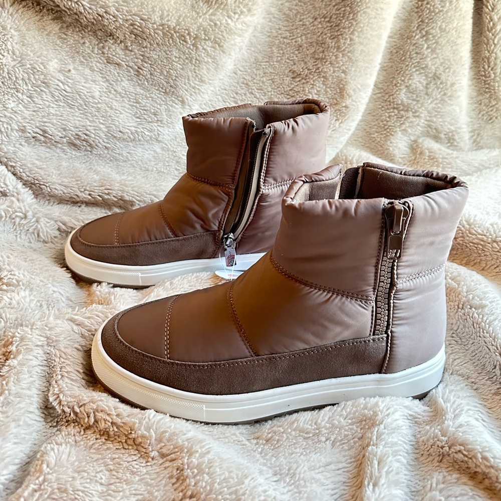 Blondo Samaria taupe snow boots